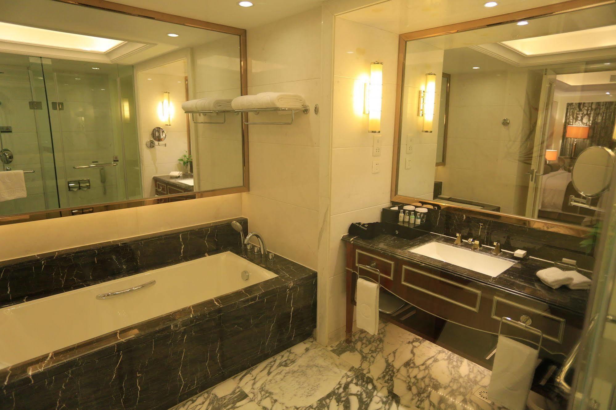 Baoji Jianguo Hotel エクステリア 写真